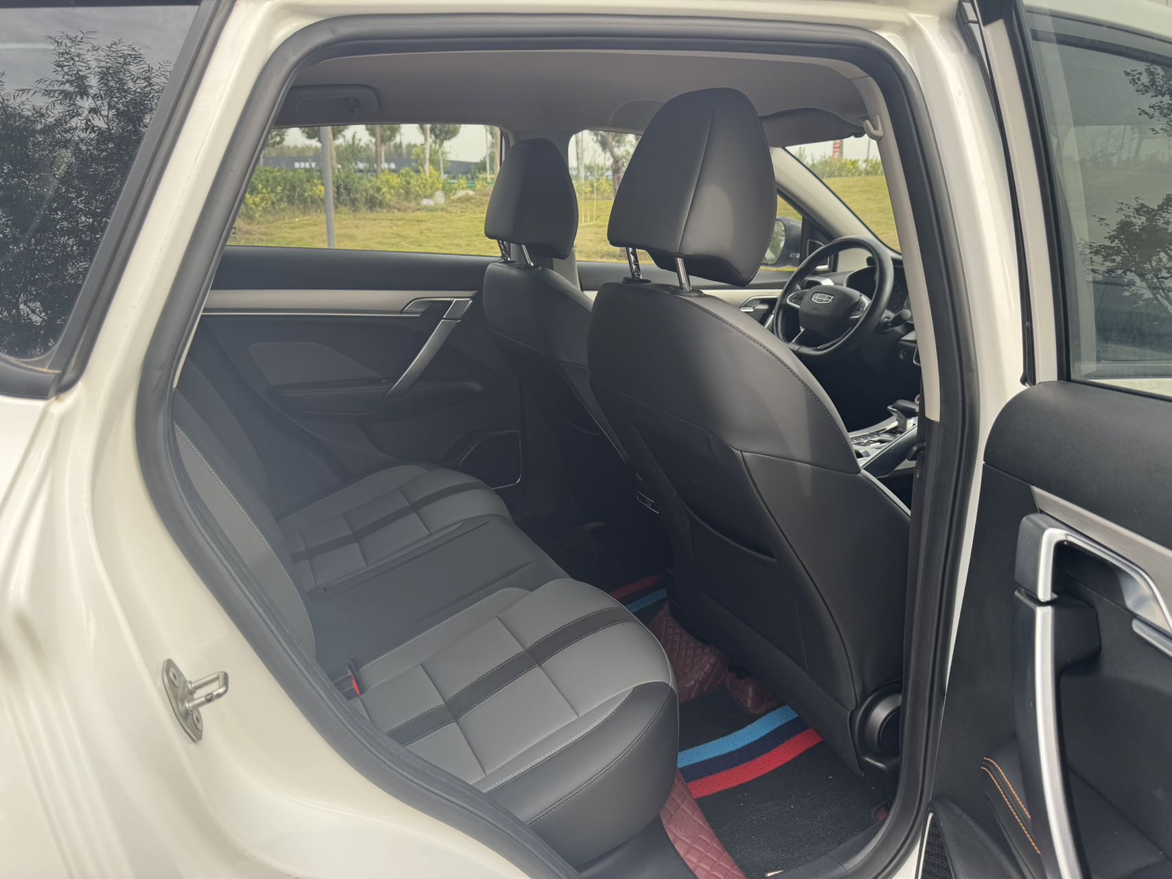 GEELY Coolray 2024 car image #11