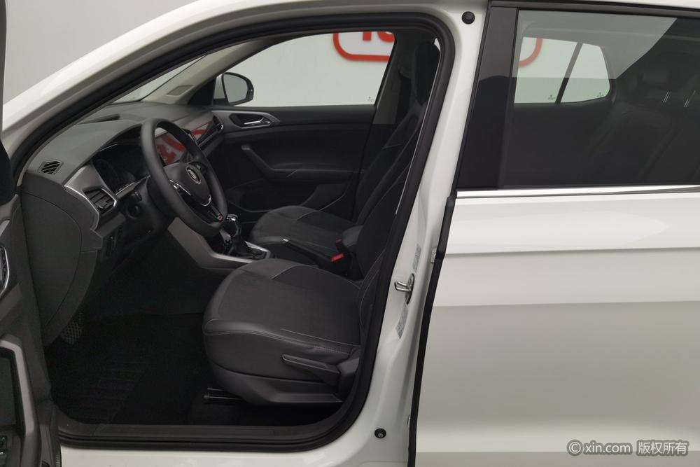 Volkswagen T-Cross 2020 #17 Volkswagen T-Cross 2020 car image #17