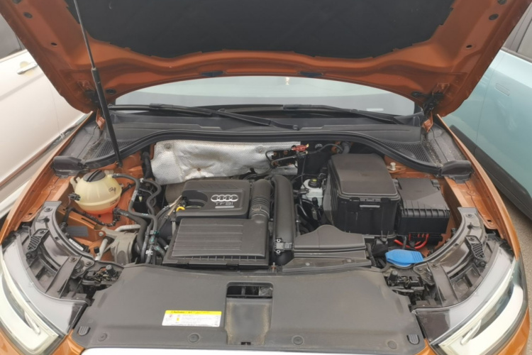 Audi Q3 2016 car image #22