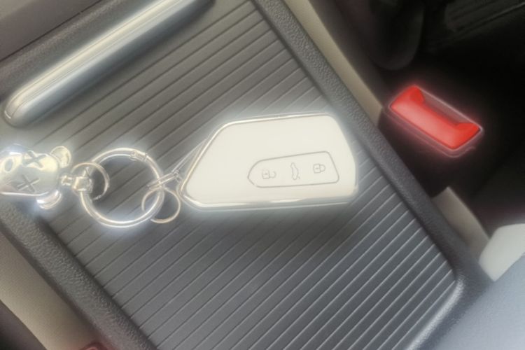 Volkswagen Golf 2024 car image #9