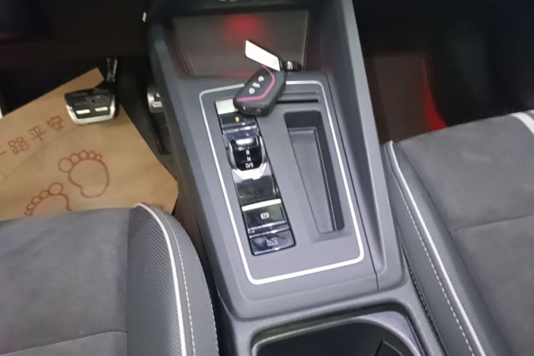 Volkswagen Golf 2021 car image #18
