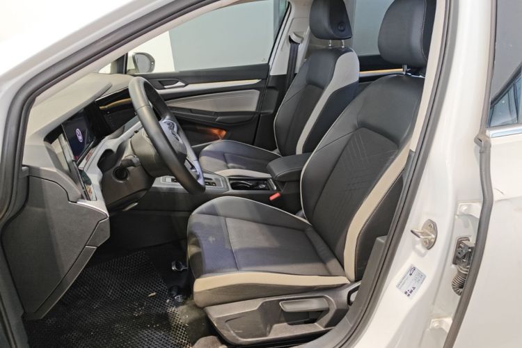 Volkswagen Golf 2024 car image #15