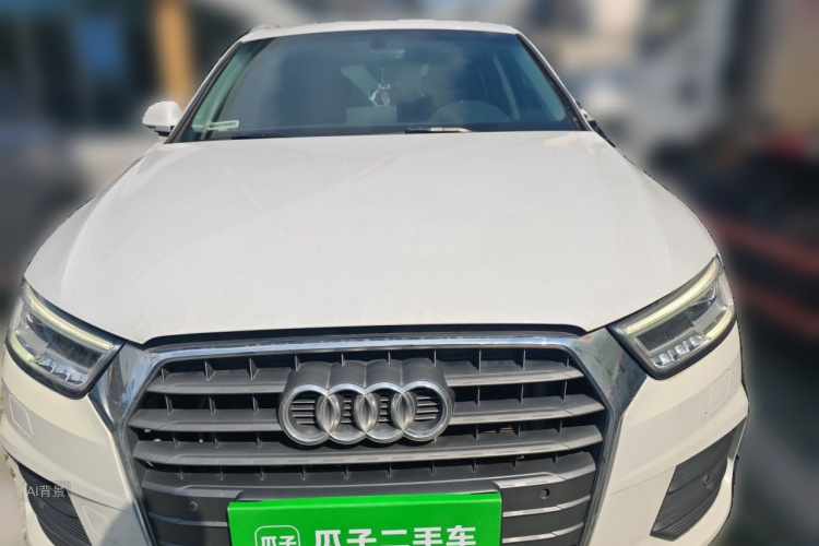 Audi Q3 2018 car image #3