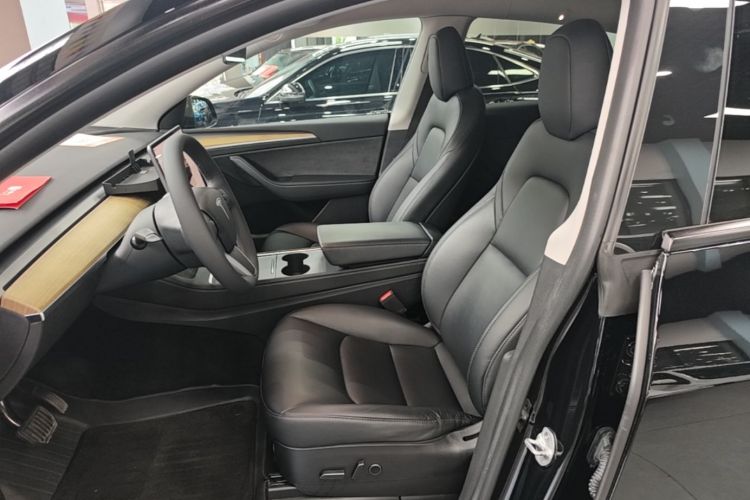 Tesla Model Y 2023 #15 Tesla Model Y 2023 car image #15