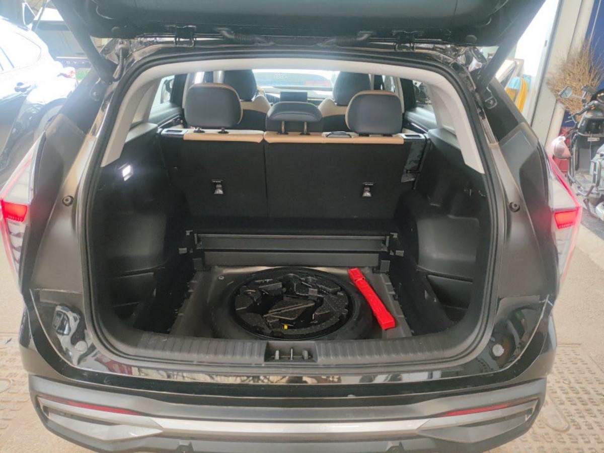 GEELY Boyue L 2023 car image #10