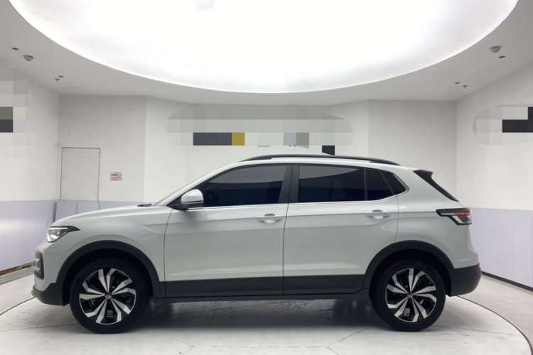 Volkswagen Tharu 2024 car image #5