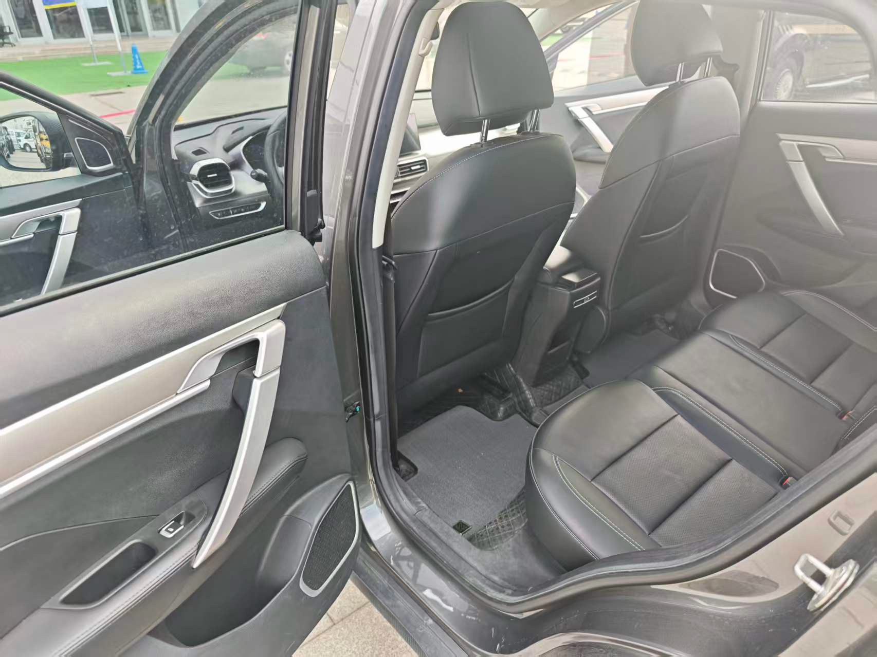 GEELY Coolray 2025 #5 GEELY Coolray 2025 car image #5