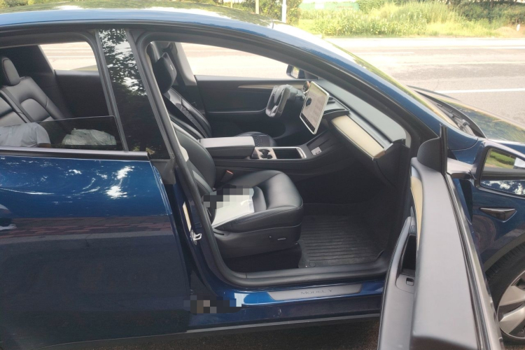Tesla Model Y 2023 #27 Tesla Model Y 2023 car image #27