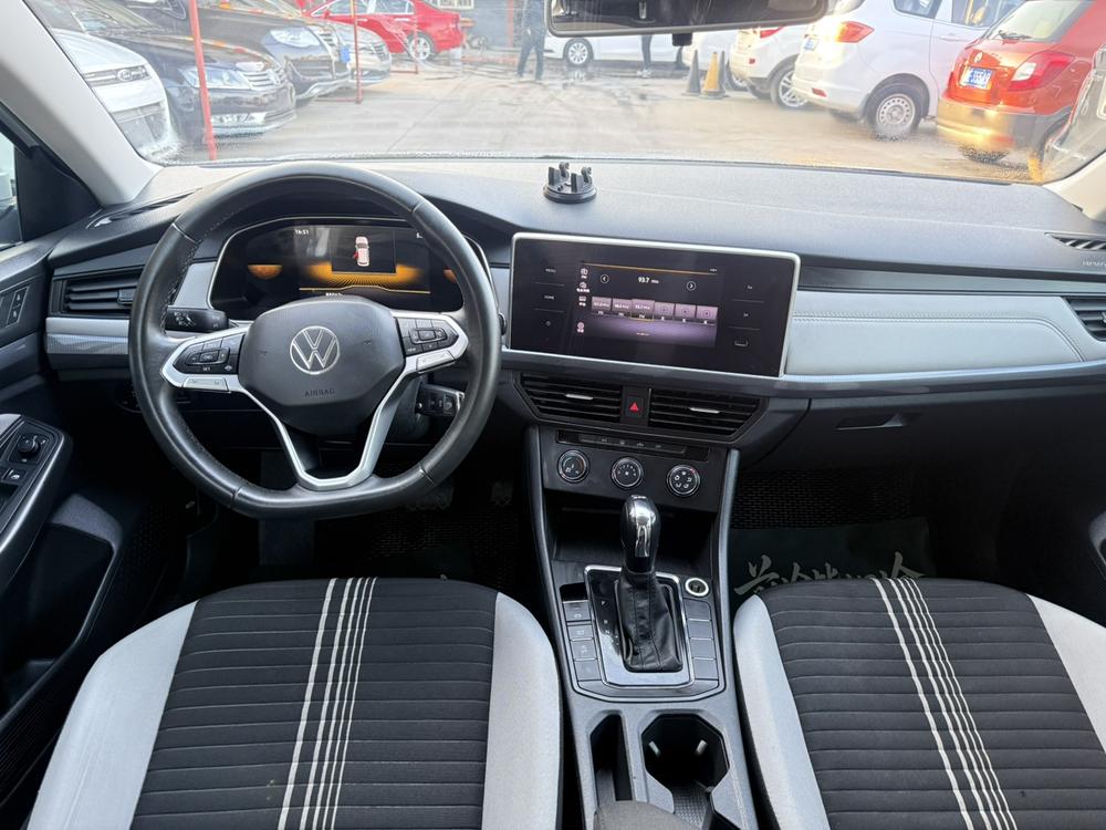 Volkswagen Bora 2023 immagine di auto #7