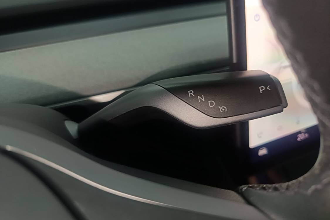 Tesla Model Y 2024 car image #20