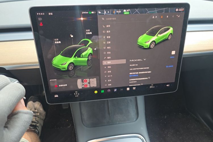 Tesla Model Y 2022 #13 Tesla Model Y 2022 car image #13