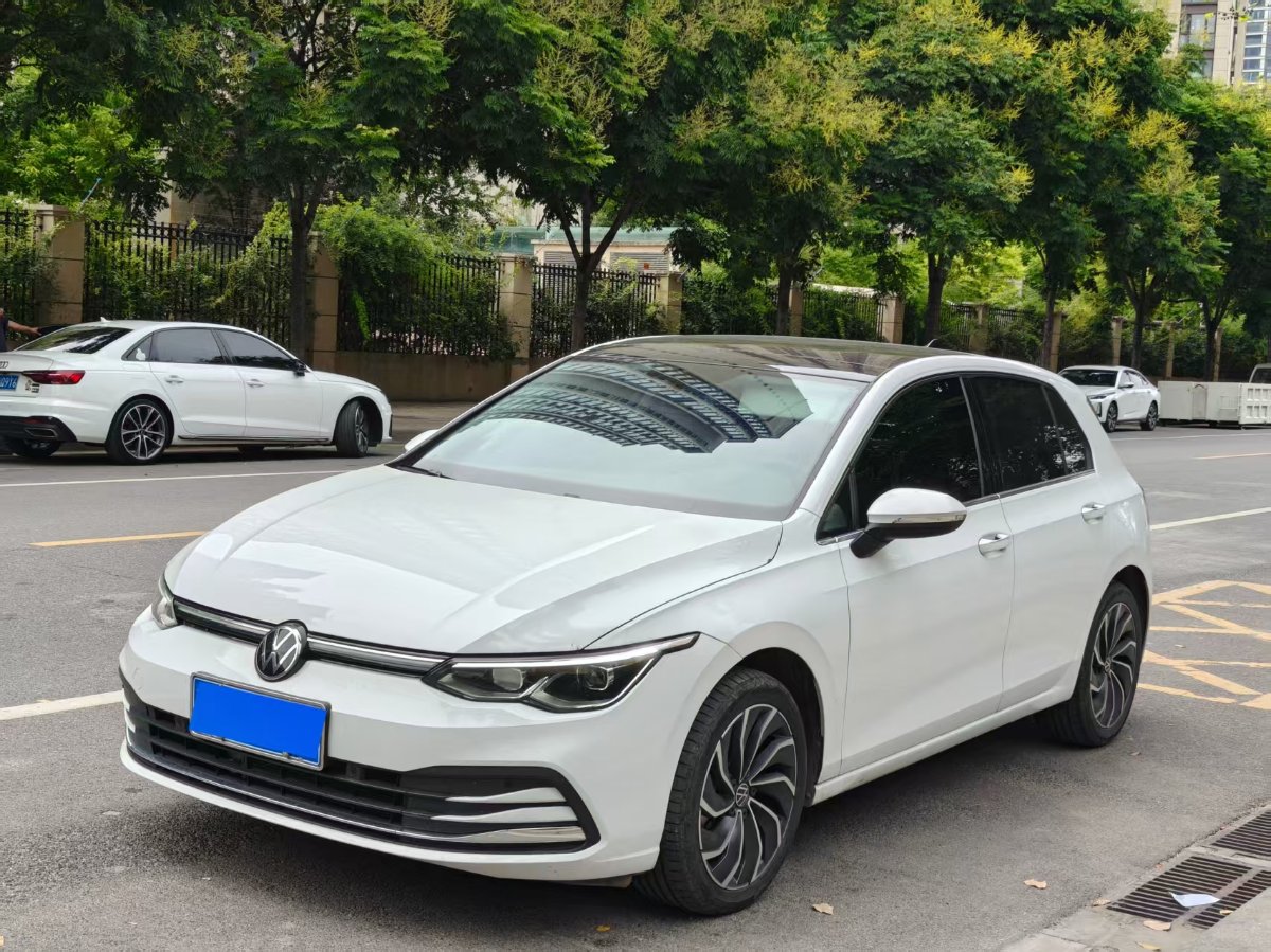 Volkswagen Golf 2022 car image 