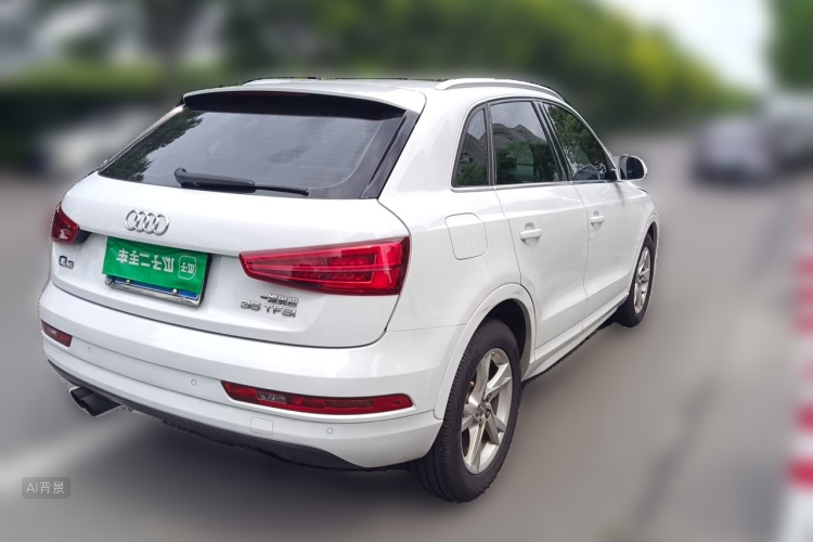 Audi Q3 2017 car image #7