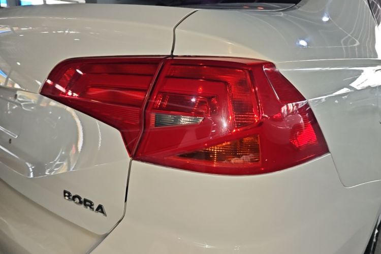 Volkswagen Bora 2017 car image #8