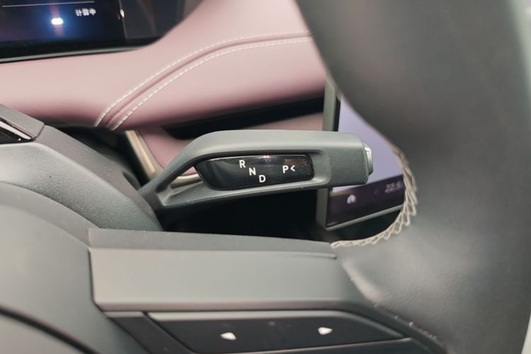 MI SU7 2025 immagine di auto #14