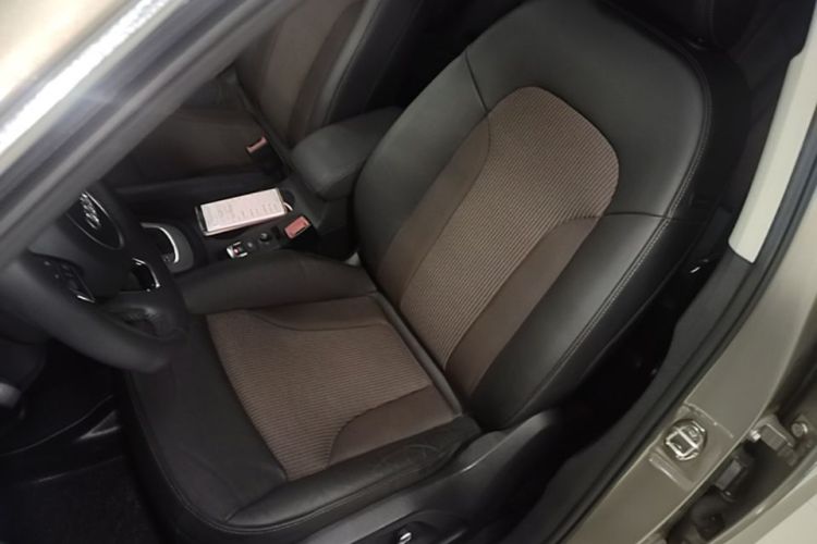 Audi Q3 2018 car image #15