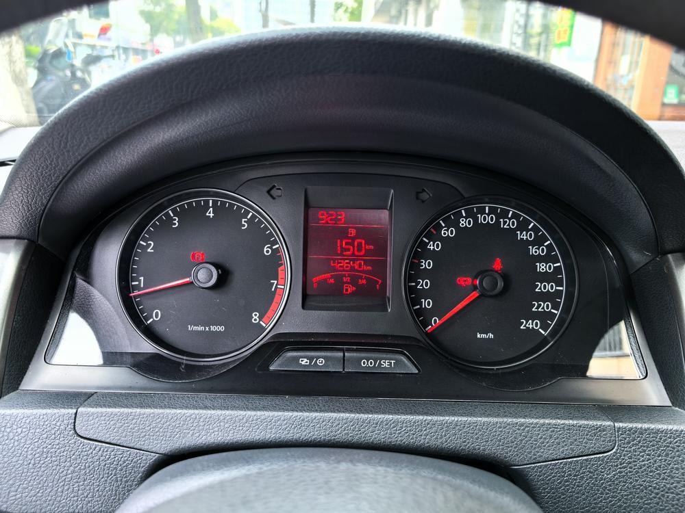 Volkswagen Santana 2014 car image #12