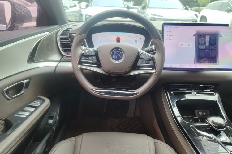 BYD Han 2024 car image #12