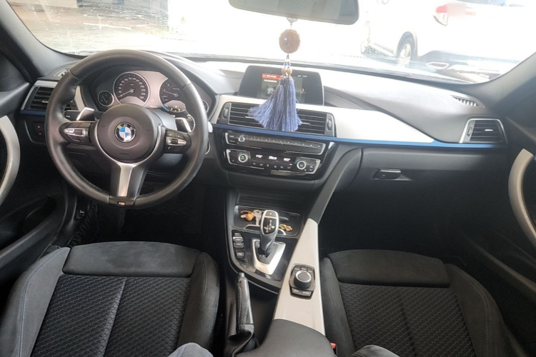 BMW 3 Series 2018 #10 BMW 3 Series 2018 car image #10