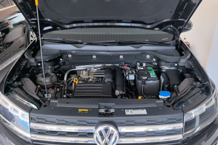 Volkswagen Tharu 2018 car image #20