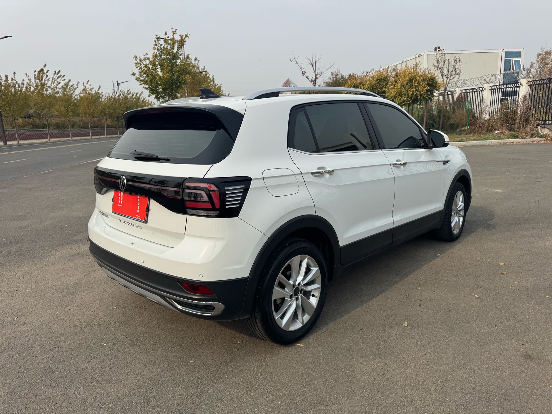 Volkswagen T-Cross 2023 car image #4