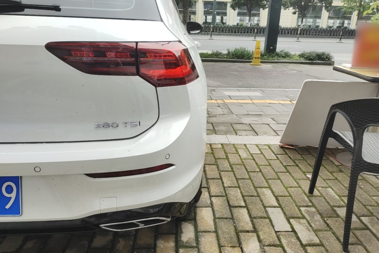 Volkswagen Golf 2023 car image #8