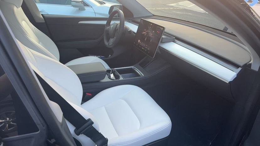 Tesla Model Y 2023 #8 Tesla Model Y 2023 car image #8