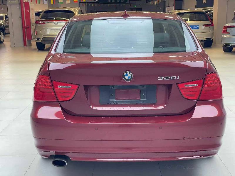 BMW 3 Series 2011 #5 BMW 3 Series 2011 car image #5