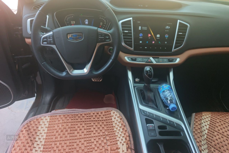 GEELY Vision X6 2019 immagine di auto #11