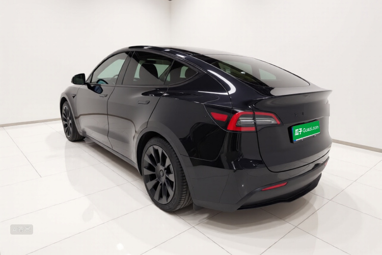 Tesla Model Y 2022 car image #5