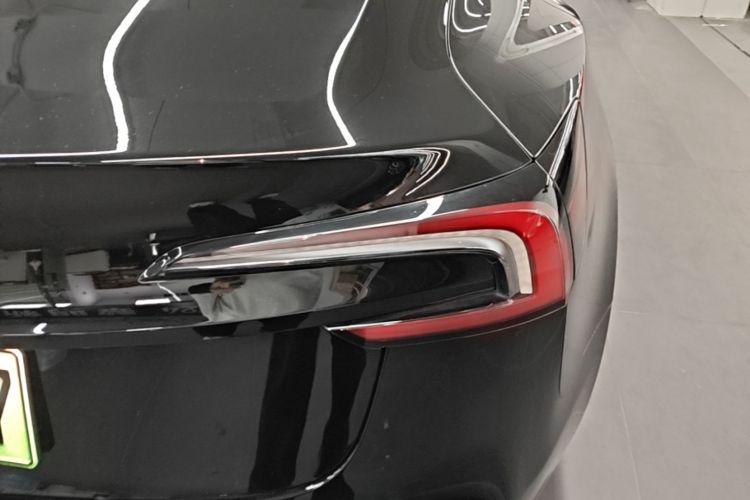 Tesla Model 3 2023 car image #8