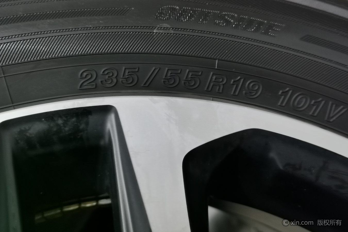 Toyota RAV4 2021 car image #25