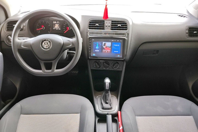 Volkswagen Polo 2017 car image #10