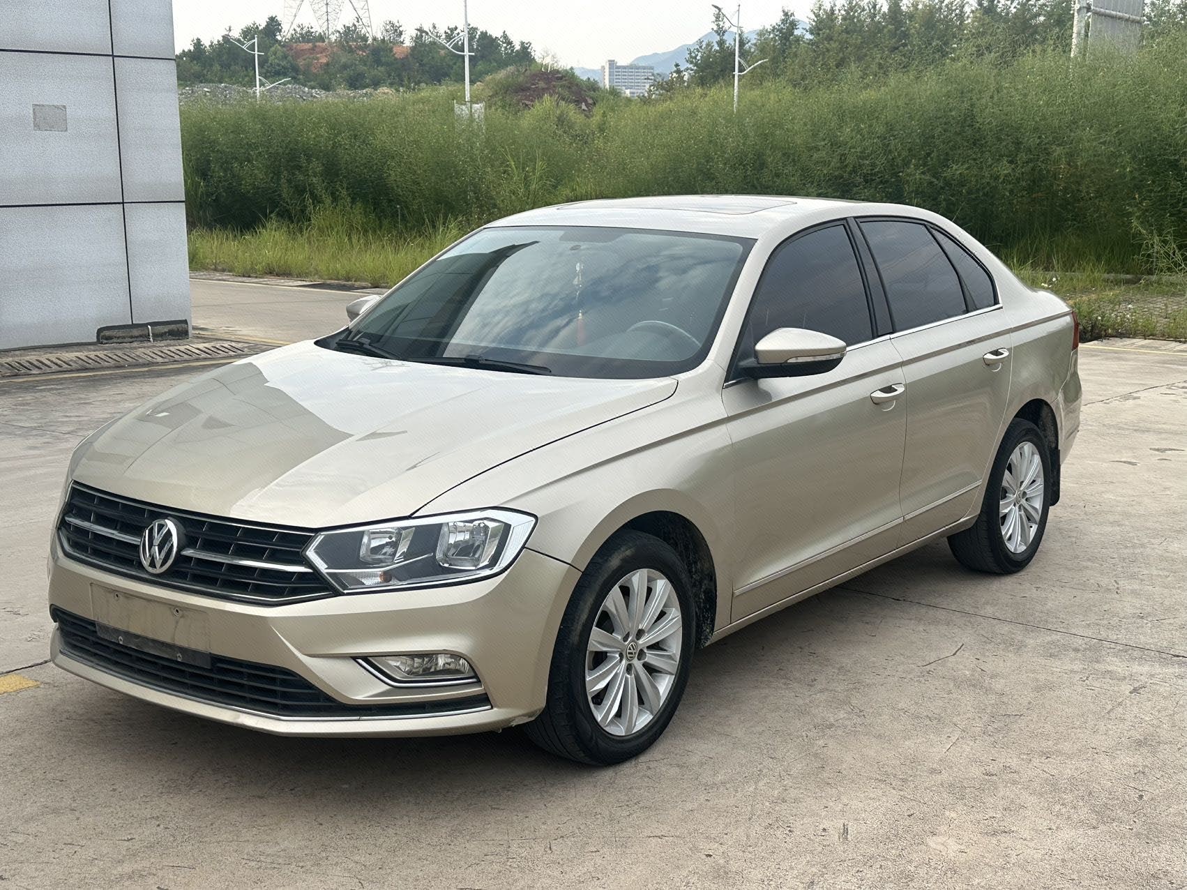 Volkswagen Bora 2016 car image 