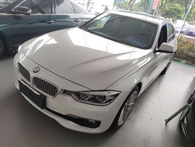 BMW 3 Series 2018 BMW 3 Series 2018 car image
