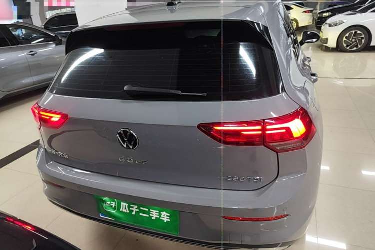 Volkswagen Golf 2022 car image #4