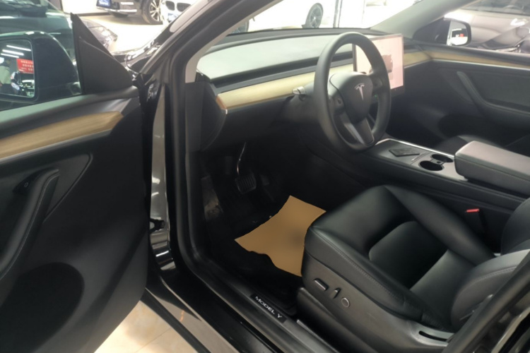 Tesla Model Y 2023 #16 Tesla Model Y 2023 immagine di auto #16