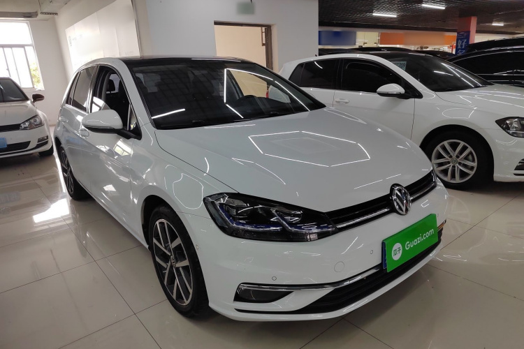 Volkswagen Golf 2020 car image #4