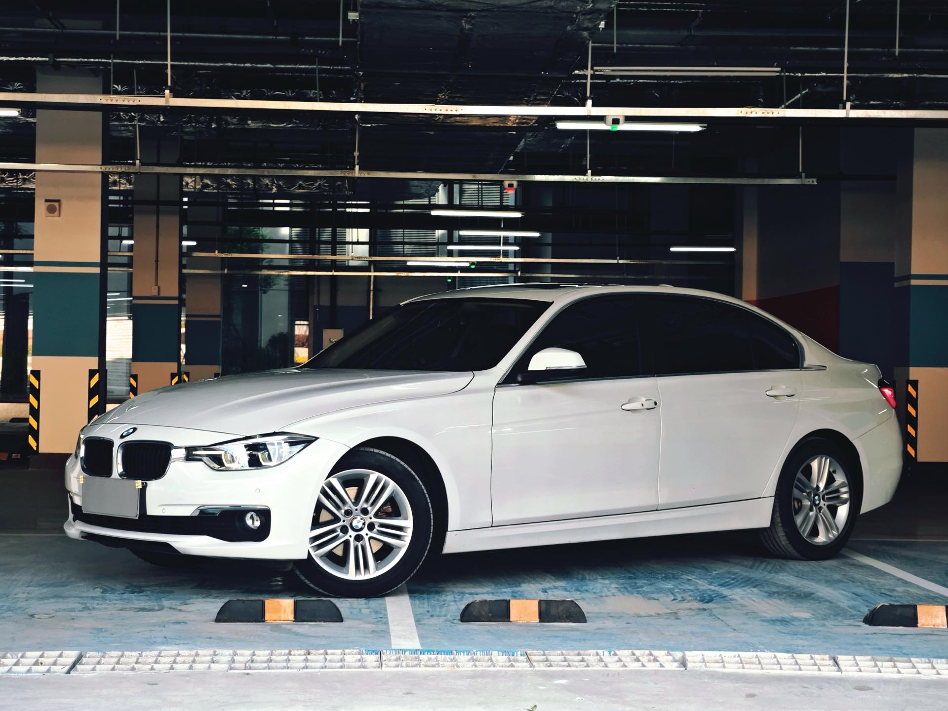 BMW 3 Series 2017 BMW 3 Series 2017 car image