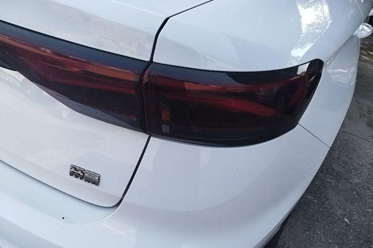 GEELY Emgrand 2022 car image #8