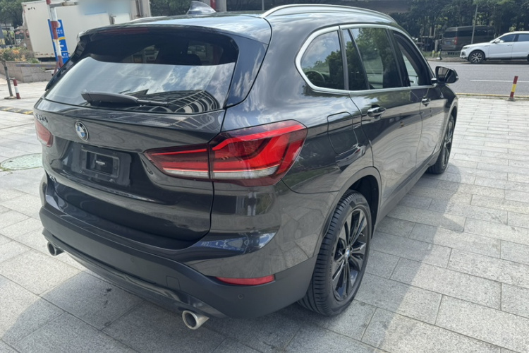 BMW X1 2021 car image #9