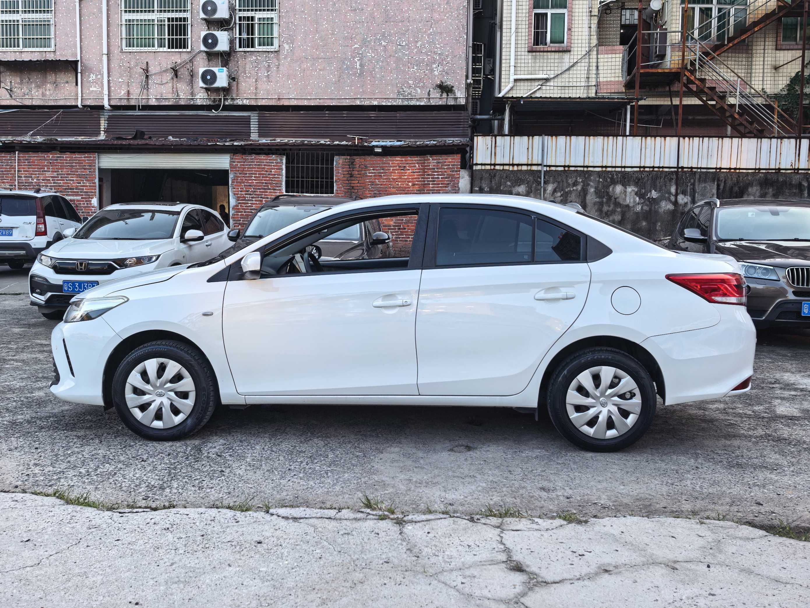 Toyota Vios 2019 imagen de coche #7