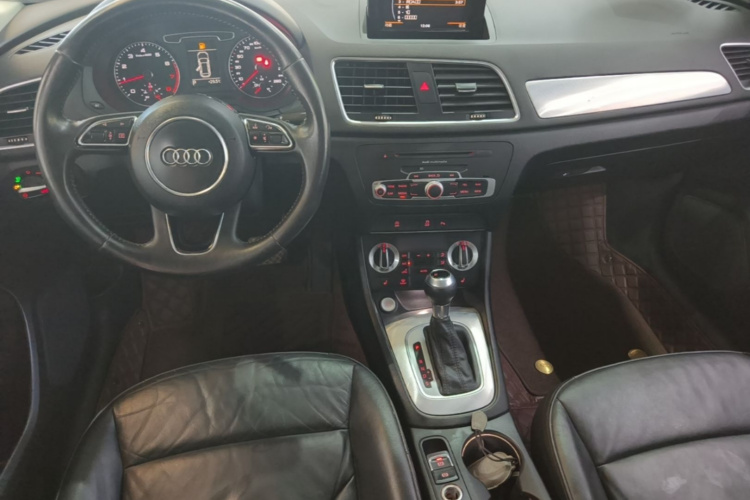 Audi Q3 2016 car image #10