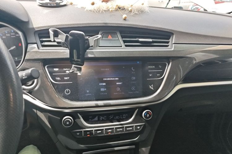 GEELY Emgrand 2017 car image #15