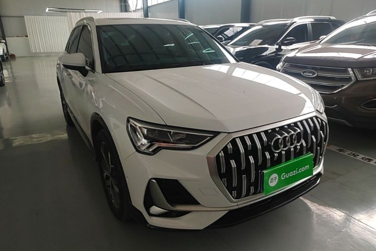 Audi Q3 2024 car image #4