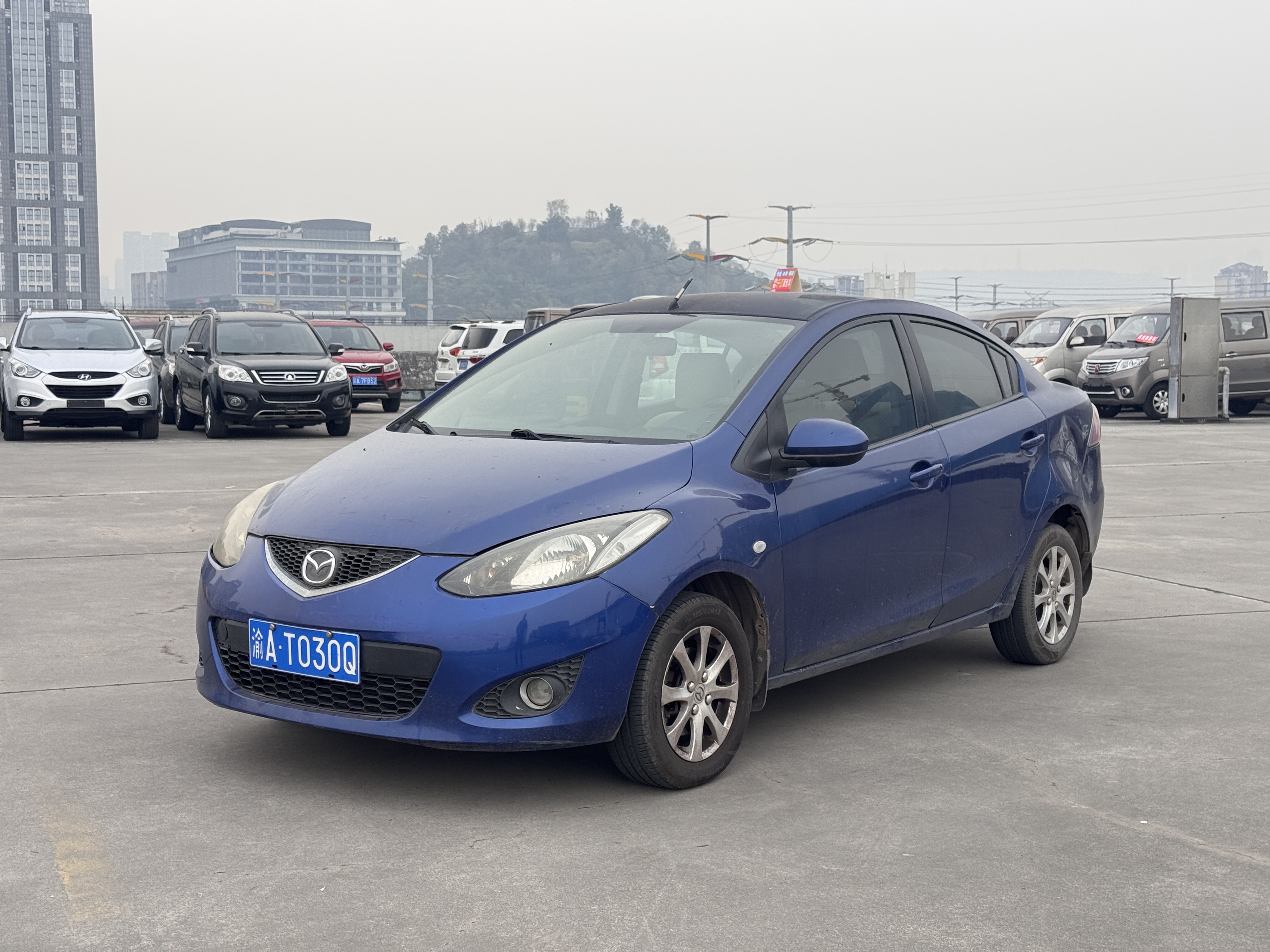 Mazda 2 Sedan 2009 汽车图片 