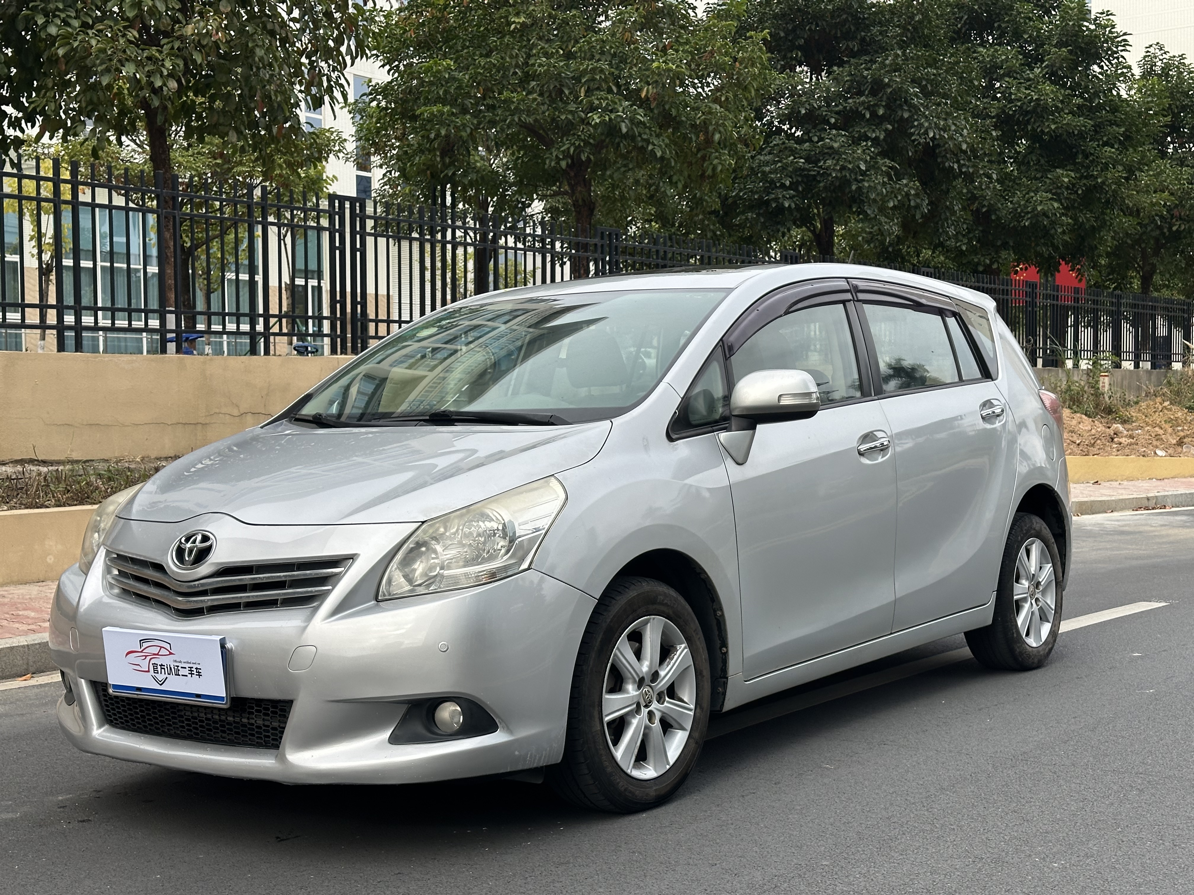 Toyota Verso 2012 car image 