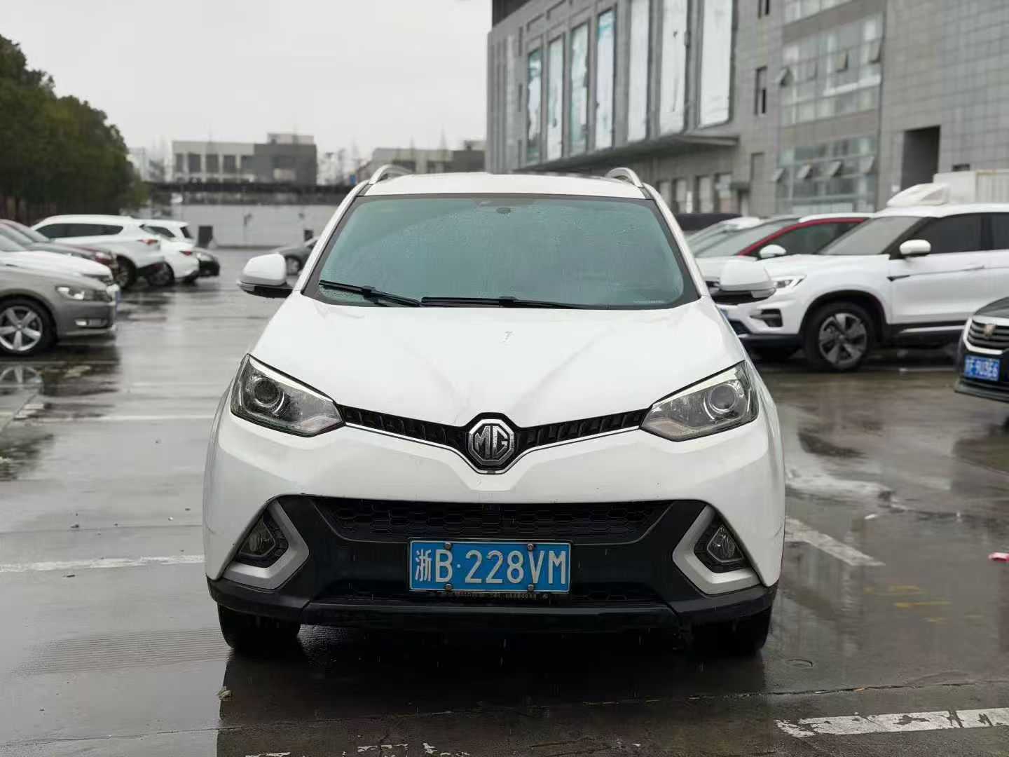 MG GS 2016 MG GS 2016 car image