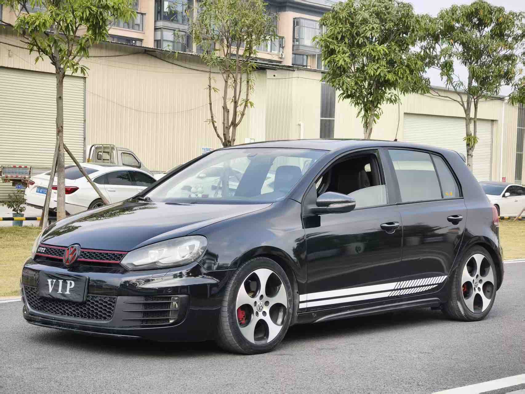 Volkswagen GolfGTI 2012 car image 