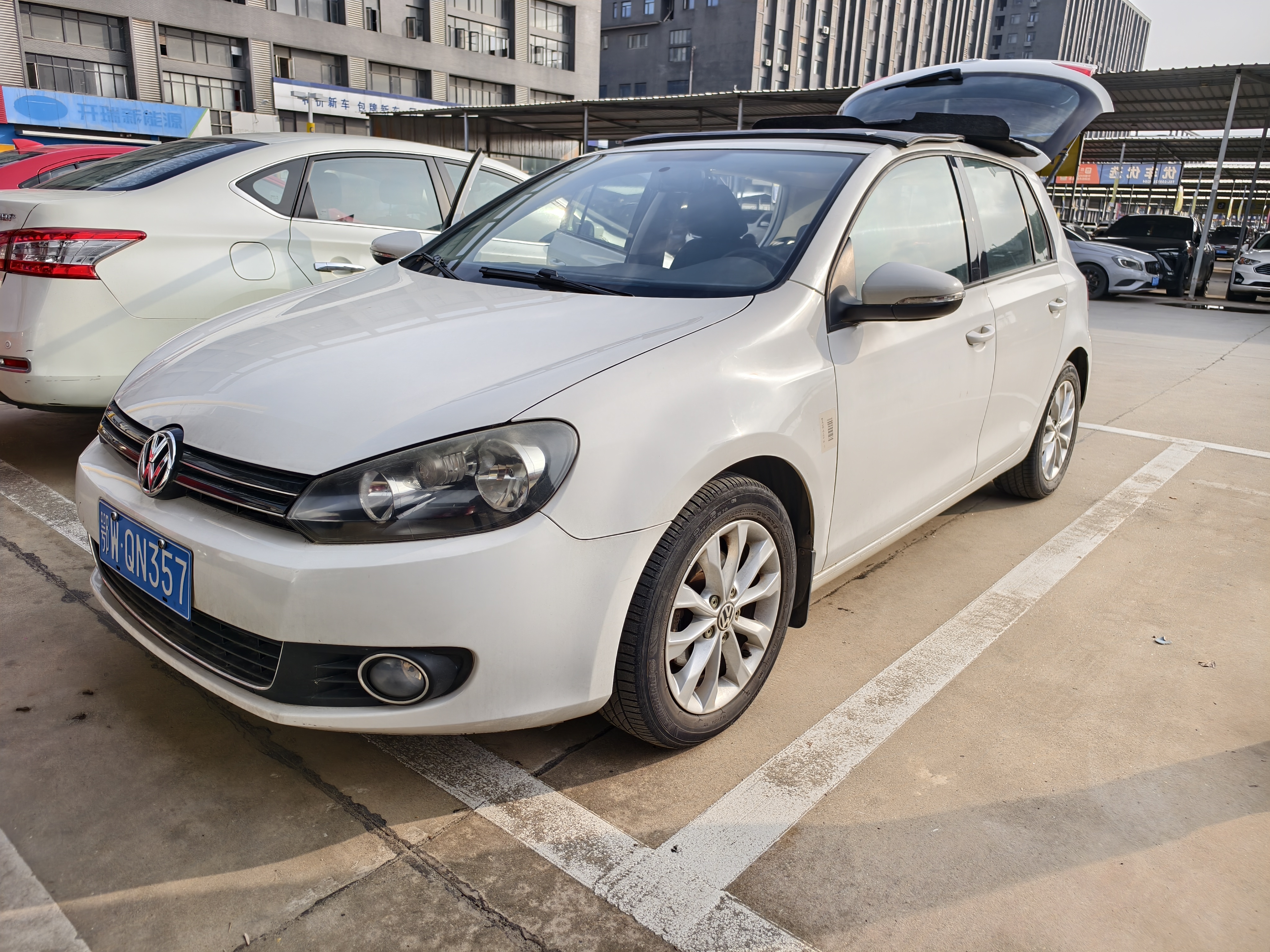 Volkswagen Golf 2014 Volkswagen Golf 2014 car image